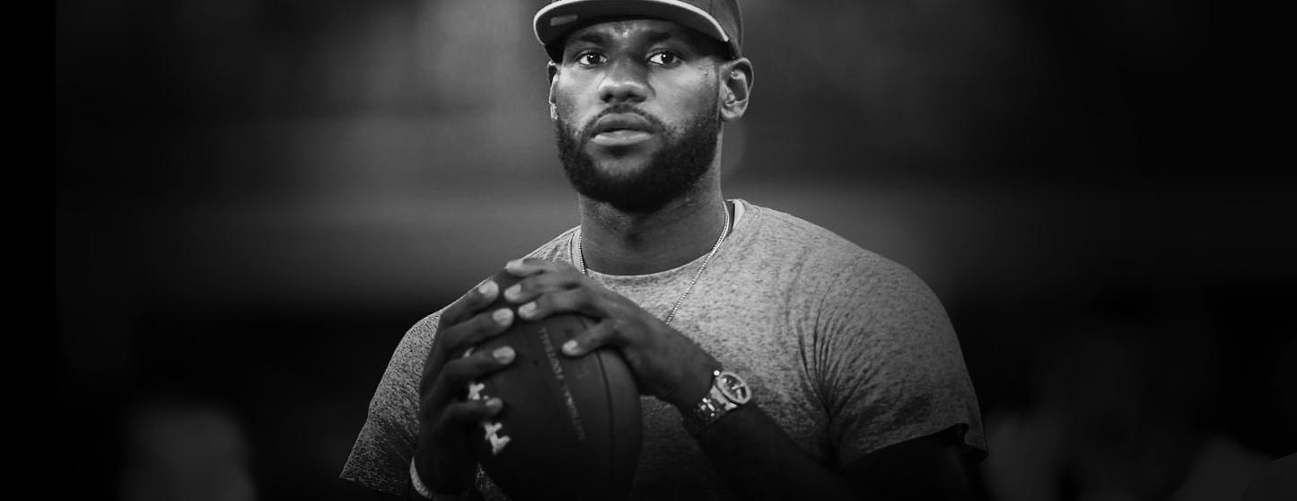 E se LeBron James tivesse escolhido a NFL ao invés da NBA?