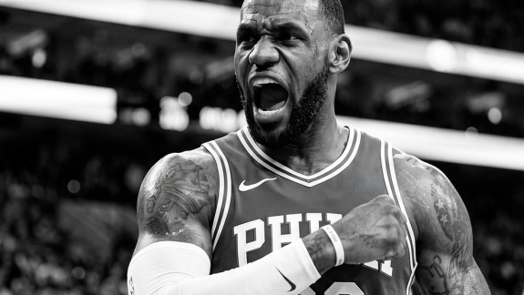 LeBron lidera as 14 contratações da NBA