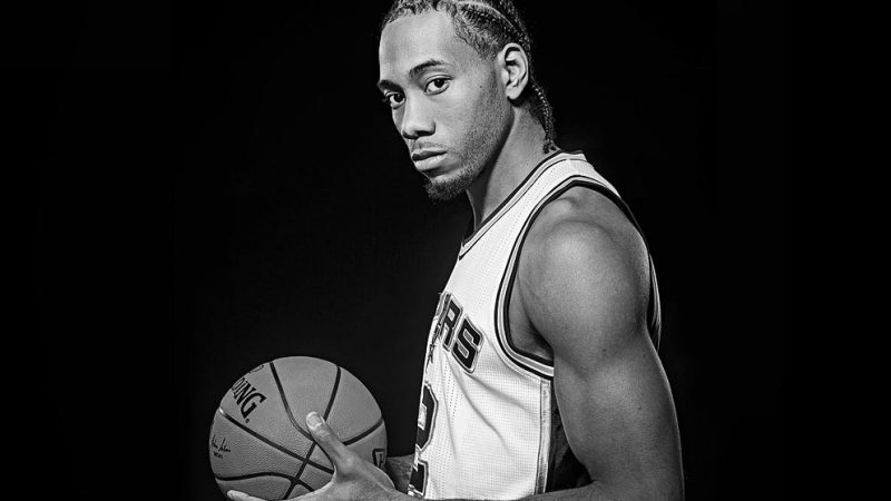 Kawhi Leonard ainda dirige o mesmo carro de quando era adolescente