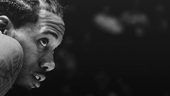 Kawhi Leonard é um dos produtores de documentário sobre o primeiro jogador negro na NBA