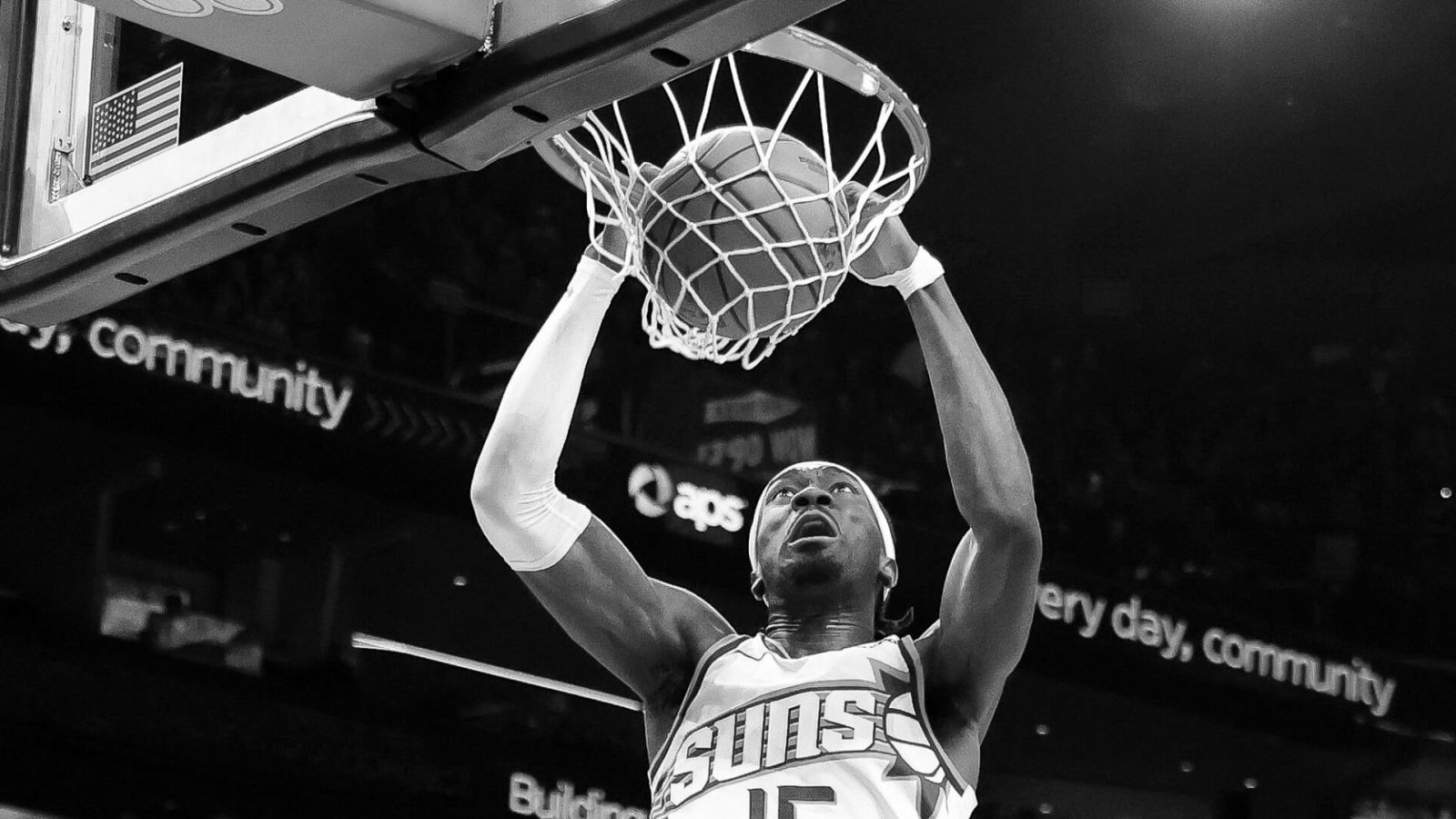 Suns perde seu pivô titular por lesão