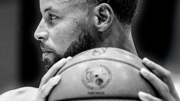 Warriors aposta em gap year com Curry no último ano