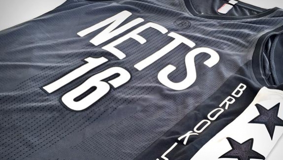 O mais novo uniforme do Nets é uma pintura