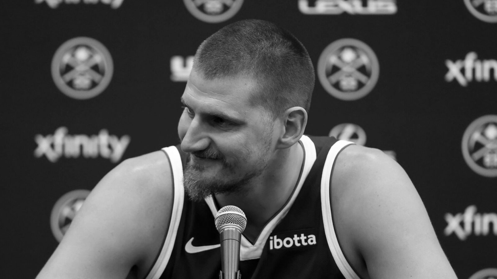 Jokic diz que assina com o Nuggets em 2027, se o time quiser