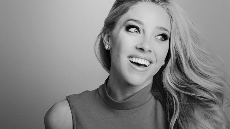 Olivia Harlan: a repórter de quadra do Atlanta Hawks