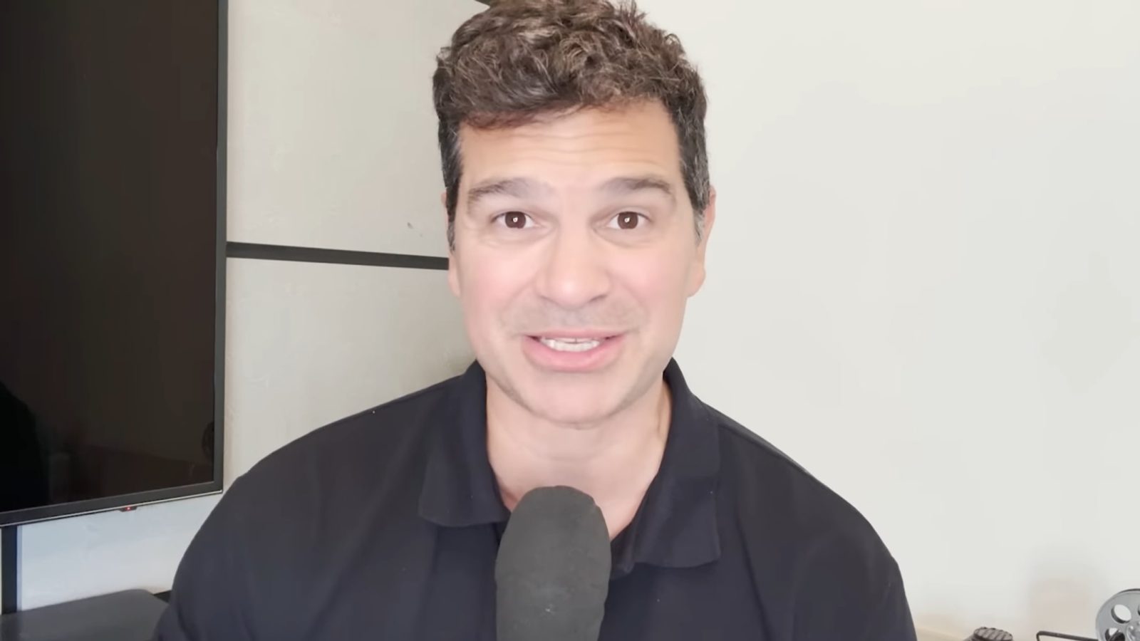 Paulo Antunes vê o jornalismo esportivo “virando palhaçada”