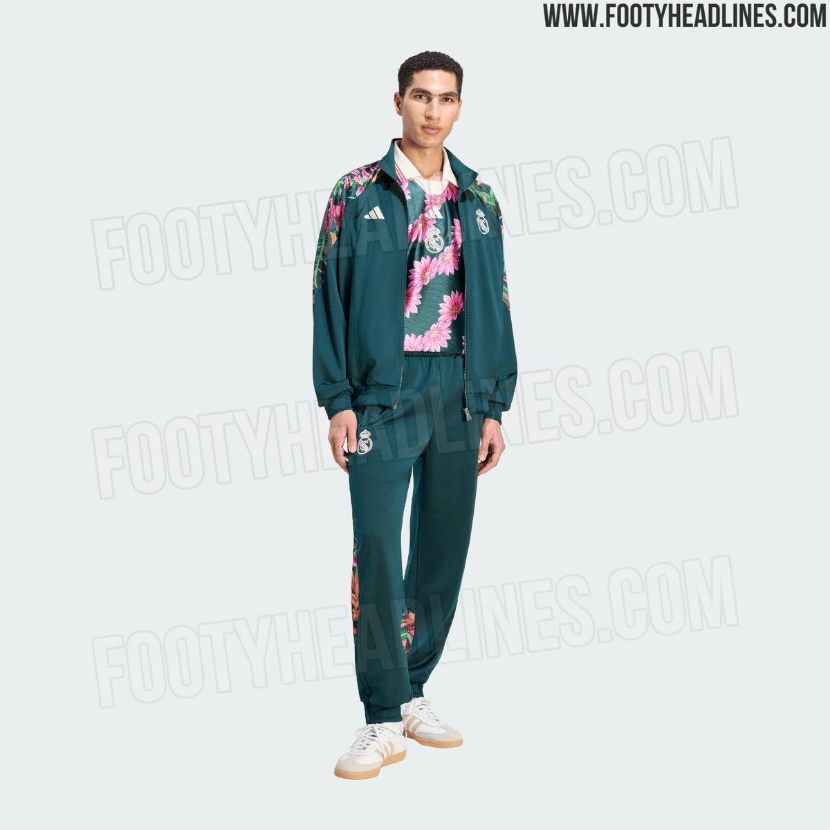 Modelo veste jaqueta e calça de treino verdes com estampa floral da coleção Real Madrid x FARM Rio