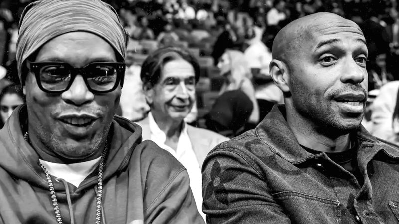 Ronaldinho Gaúcho e Thierry Henry mostram respeito absurdo em jogo da pré-temporada da NBA