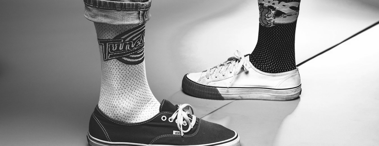 Stance lança meias inspiradas em Space Jam no aniversário do filme