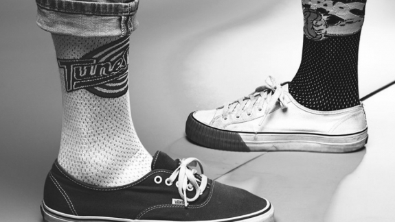 Stance lança meias inspiradas em Space Jam no aniversário do filme