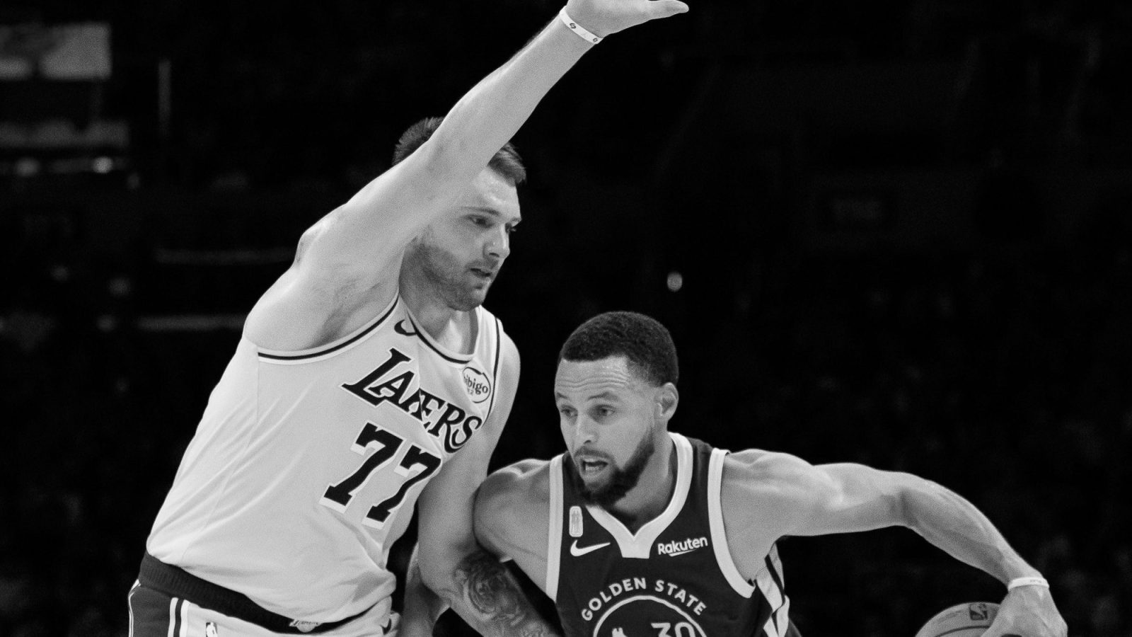 Lakers x Warriors hoje: Curry em dúvida pelo tornozelo