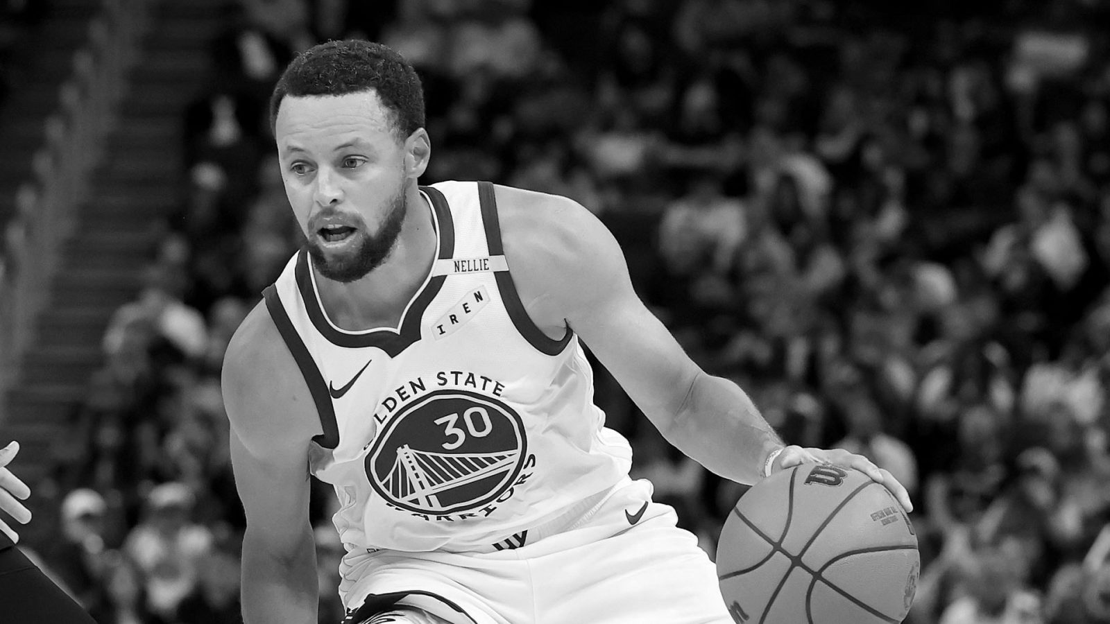 Stephen Curry joga hoje contra o Lakers?