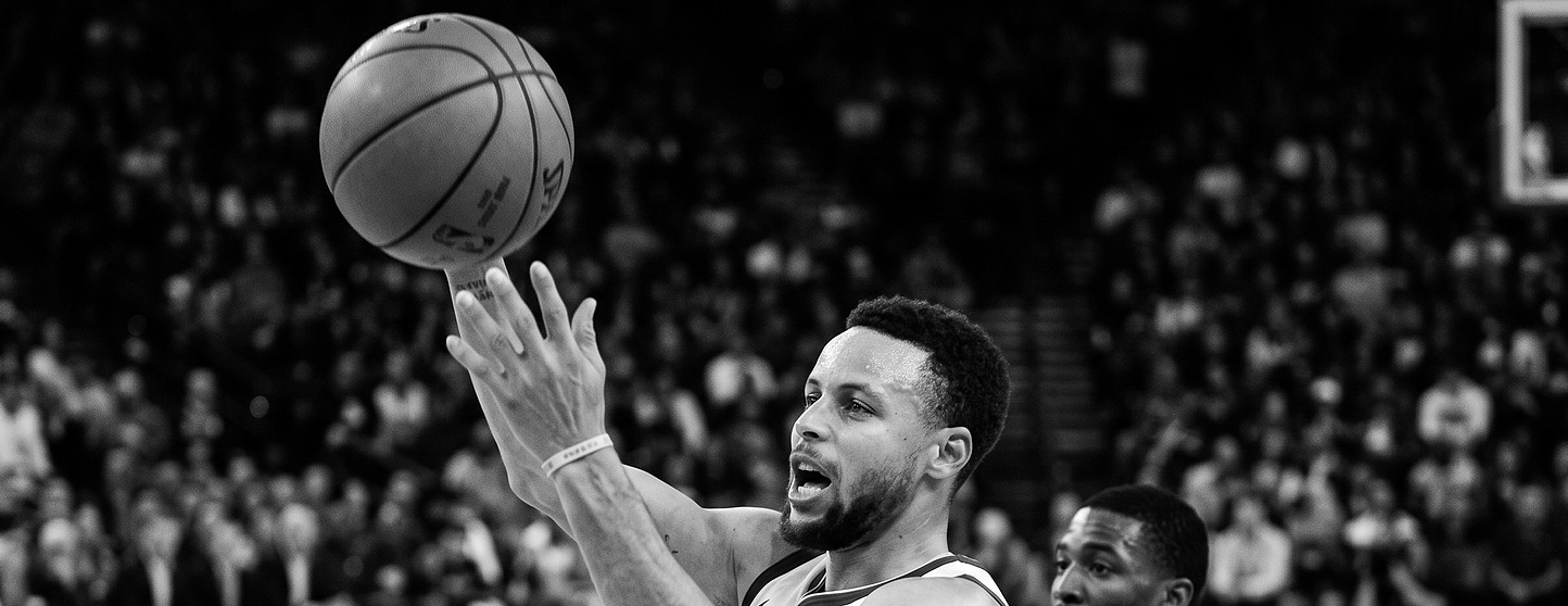 Warriors não negocia com Curry e dá três opções