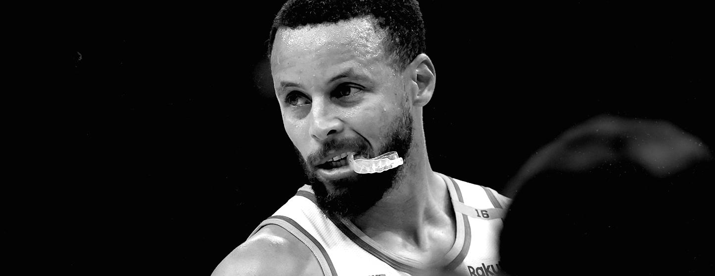Stephen Curry no banco: entenda a estratégia do Warriors