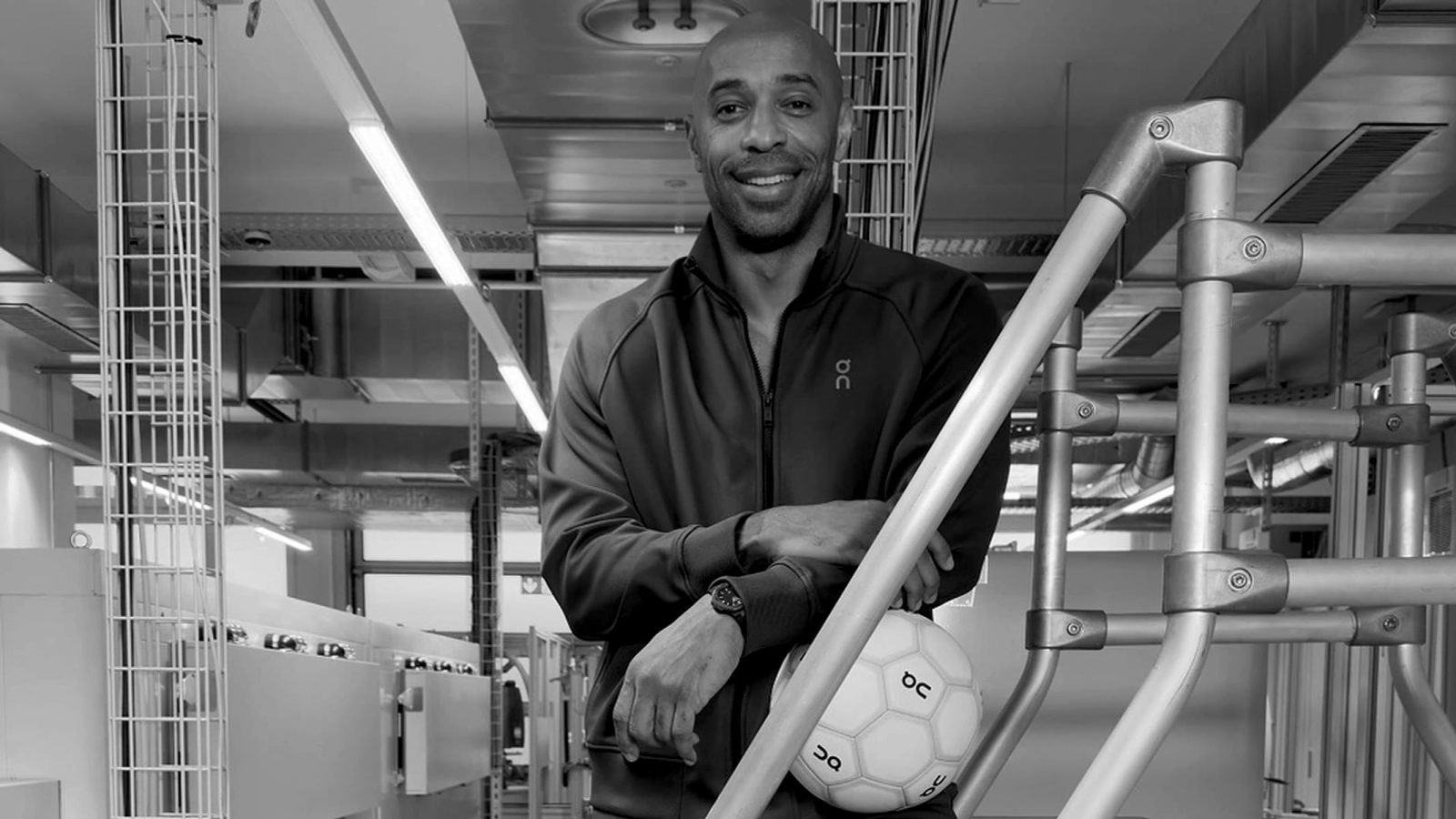 Veja o que Thierry Henry disse sobre chuteira feminina