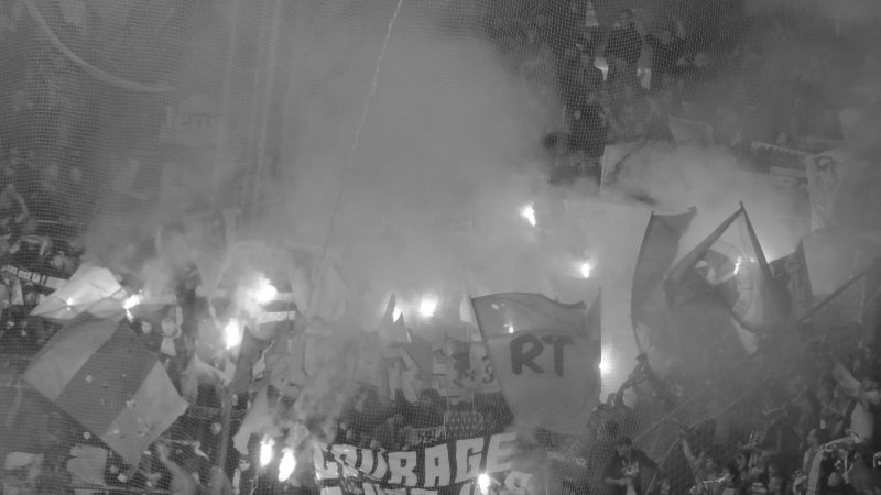 Por que o Lens proibiu a própria torcida no clássico