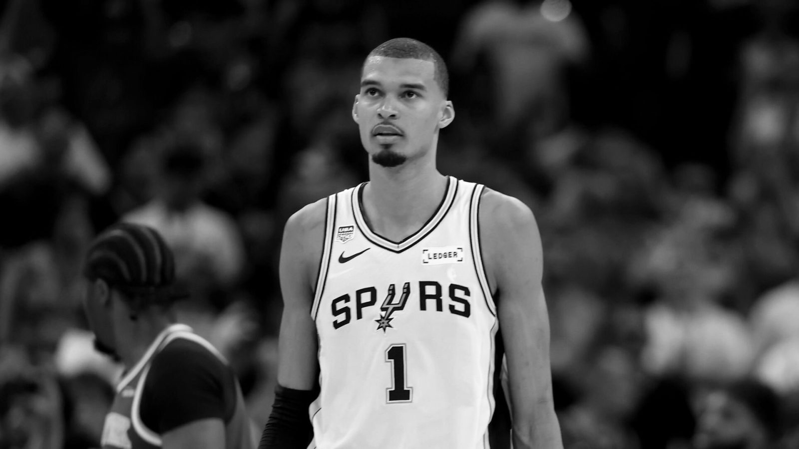 Mavs x Spurs hoje: horário, onde assistir e escalações