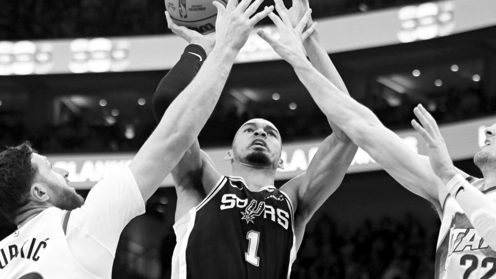Spurs x Jazz hoje: Wembanyama encara outro Defensor do Ano