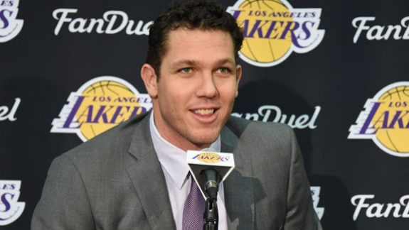 Luke Walton merece ser o técnico do ano?