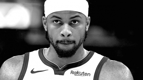 NBA: De olho no futuro, Warriors renova contrato com armador