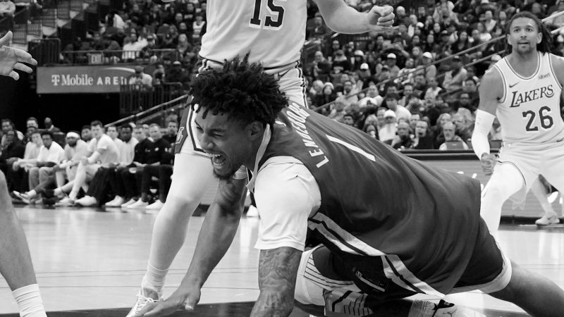 Lendeborg torce o tornozelo e assusta o Warriors